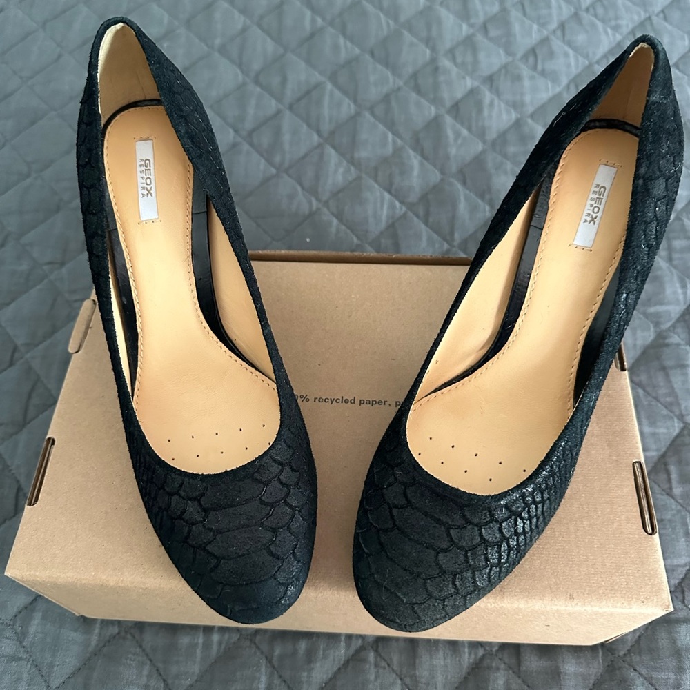 Geox RESPIRA Black Suede Heels
